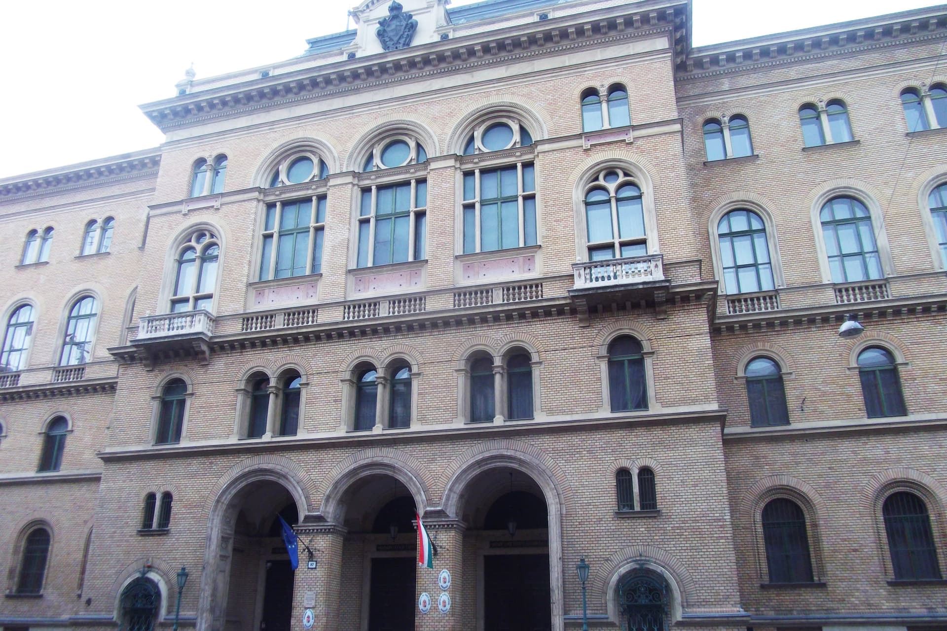 Tizenöt évre ítélték a lakótársát halálra késelő férfit