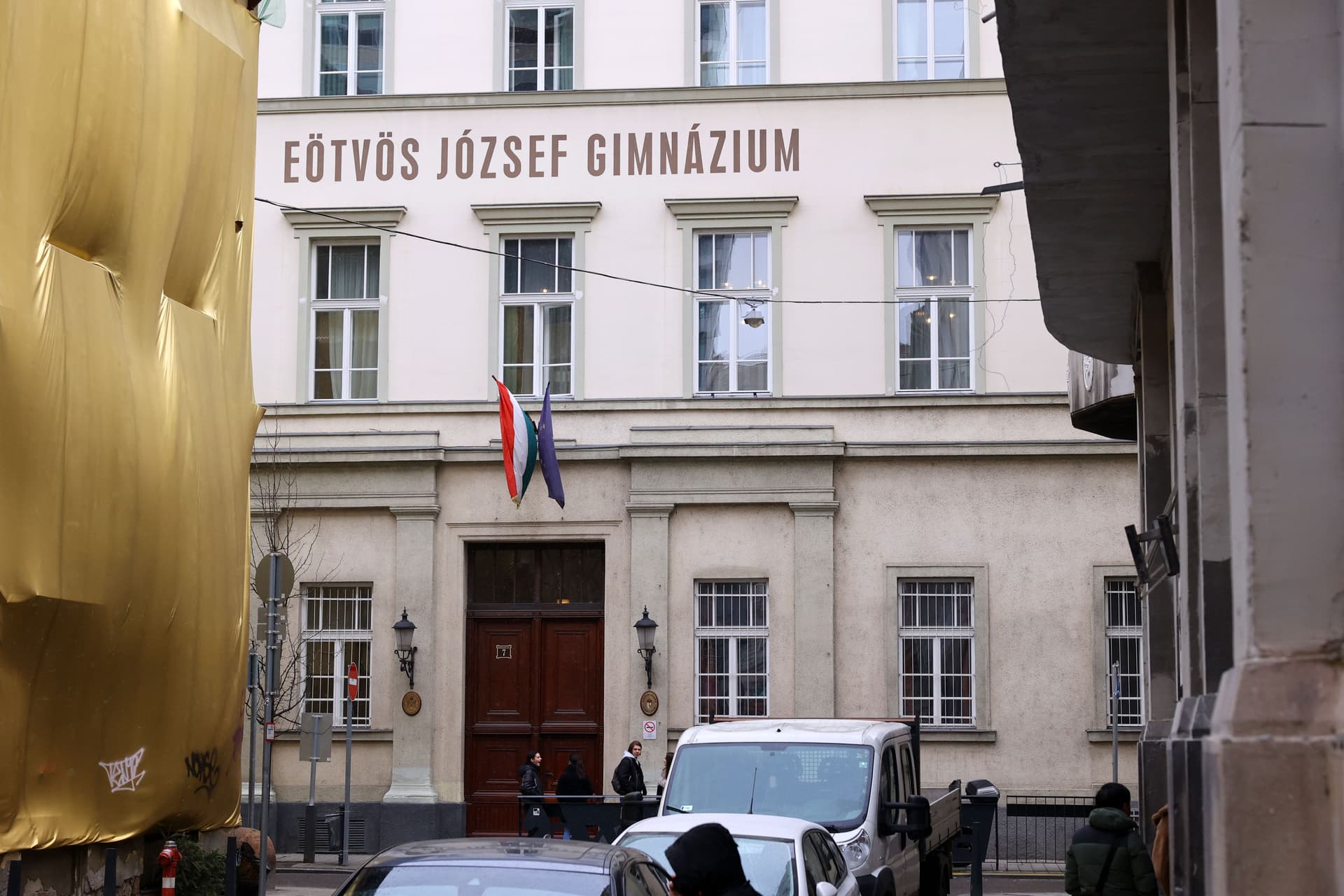 Nyílt titok lehetett az Eötvös gimnáziumban, hogy jó pénzért be lehet kerülni