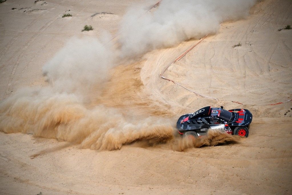 Loeb nyert, összetettben továbbra is al-Attijah vezet az autósoknál