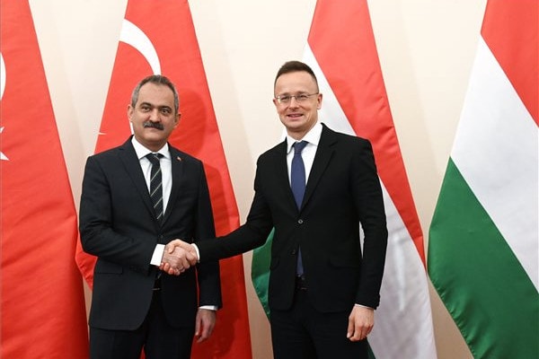 Szijjártó Péter: Fontos, hogy a magyar felsőoktatás vonzó legyen a külföldi hallgatók körében is