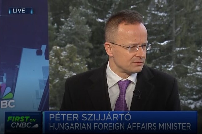 Szijjártó Péter most egy interjúban védte meg hazánkat + VIDEÓ