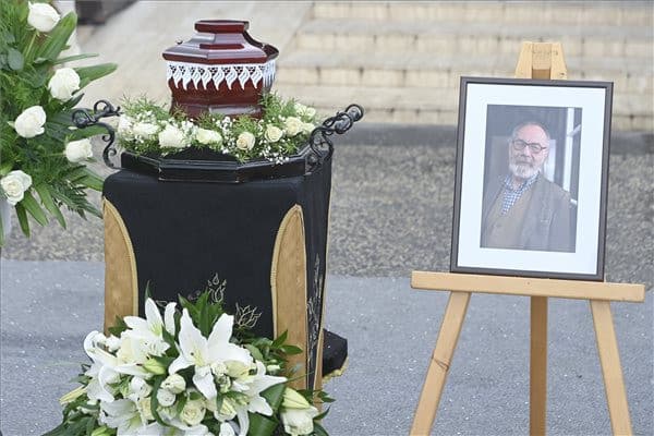 Eltemették Tamás Gáspár Miklóst