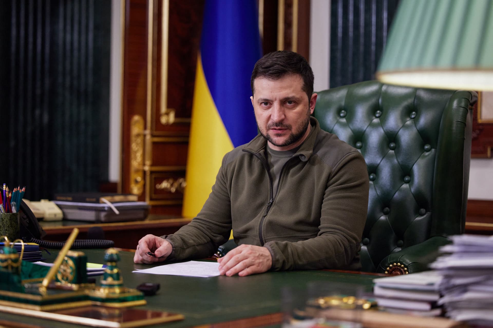 Az ukrán bíróság úgy döntött, hogy hazaárulás miatt előzetes vizsgálatot indít Zelenszkij ellen