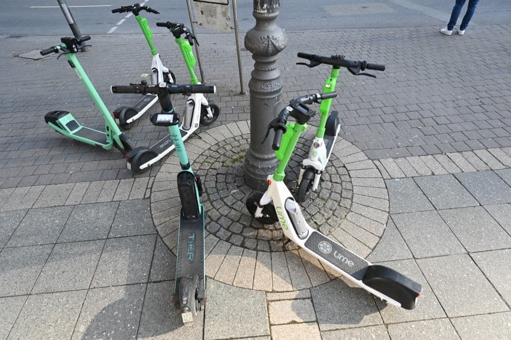 Jövő Mobilitása Szövetség: Már százezren rollereznek a magyar utakon