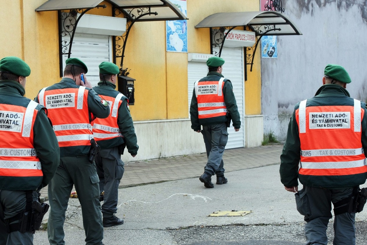 Hárommilliárdos áfacsalás miatt hallgattak ki húsz embert