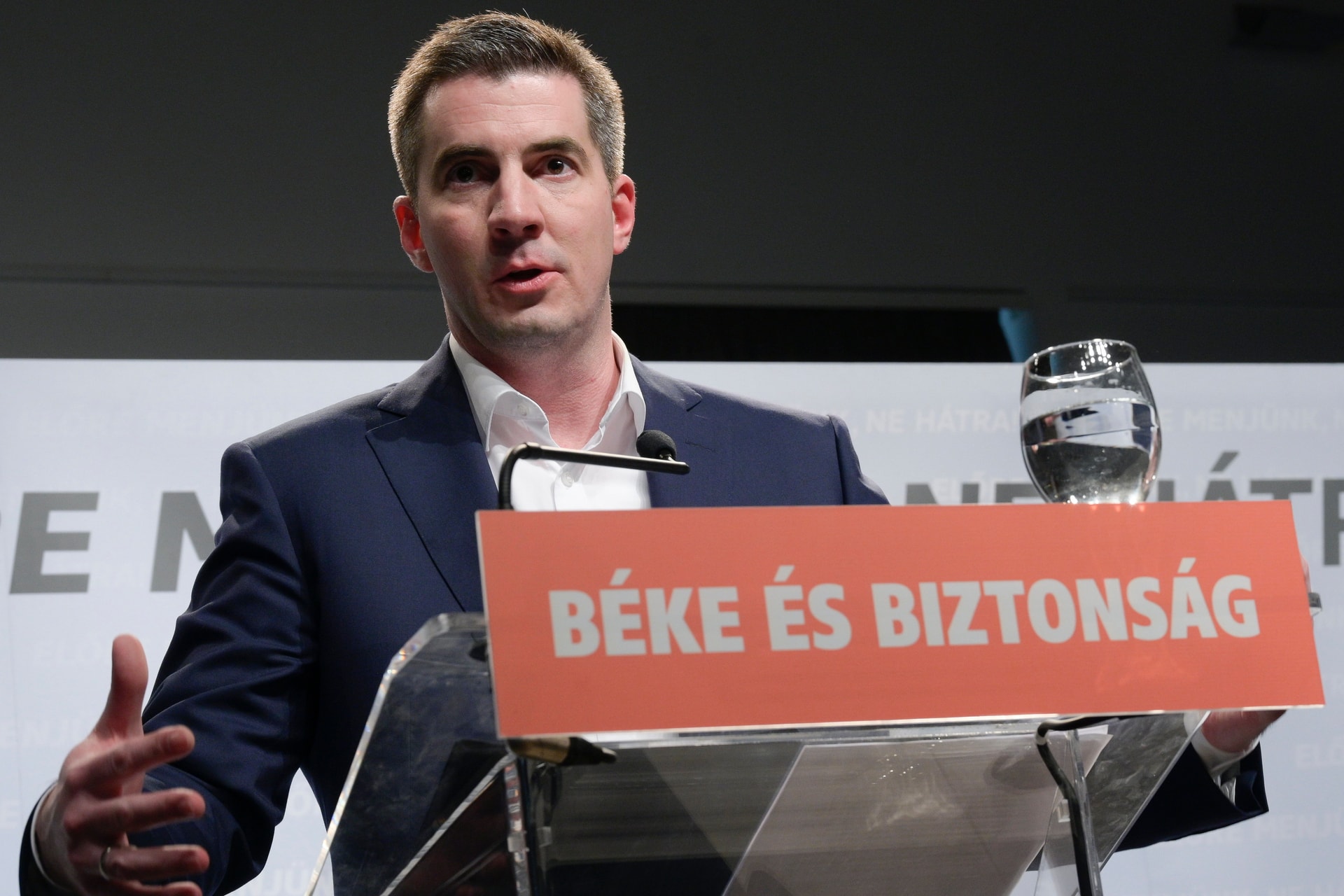 Kocsis Máté: Elkötelezettek vagyunk a béke mellett
