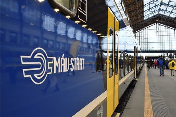 Vizsgálat indult a motorvonaton megsérült utasok ügyében