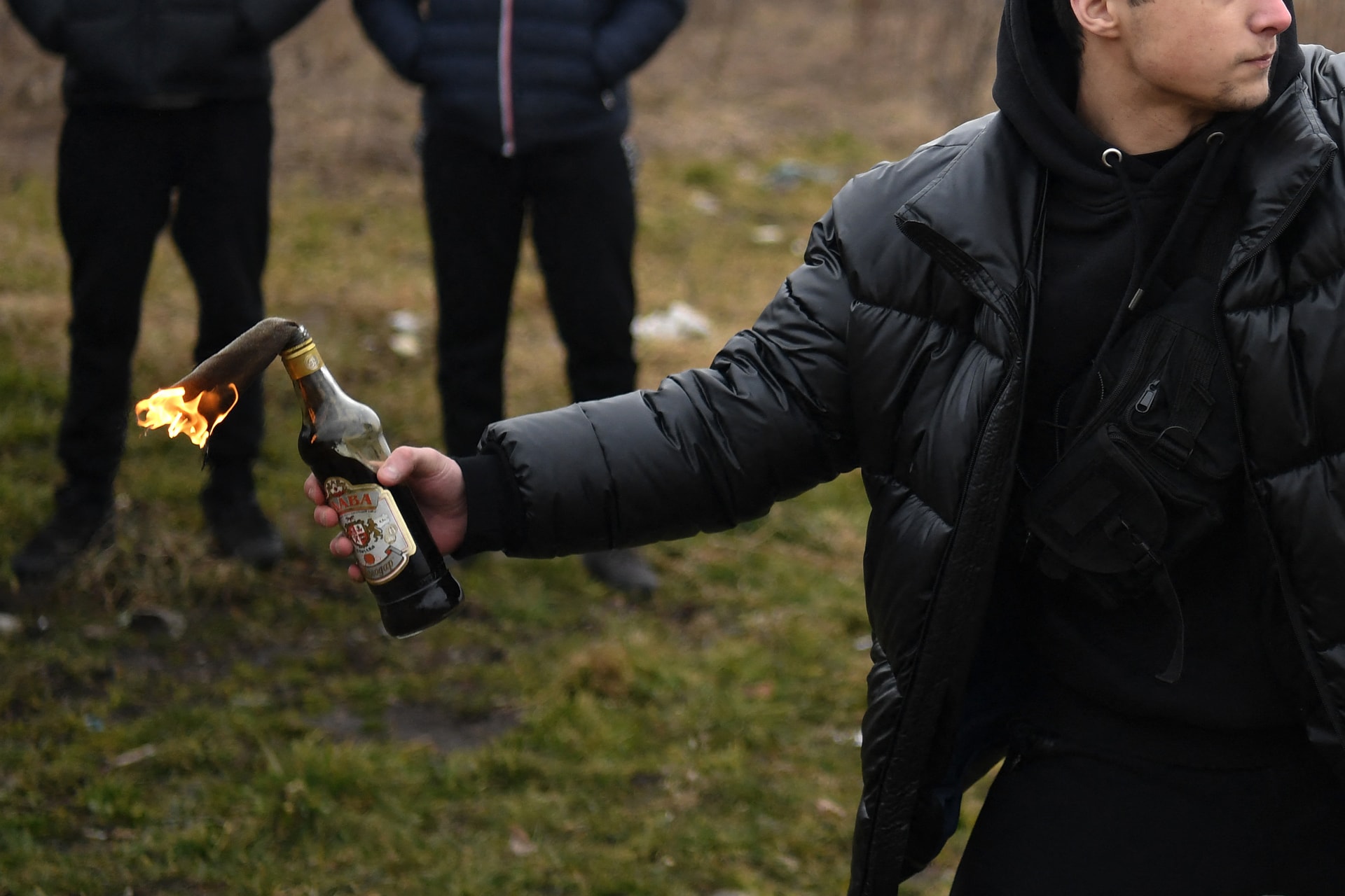 Vádat emeltek a haragosuk házába Molotov-koktélt hajító véméndi férfiak ellen