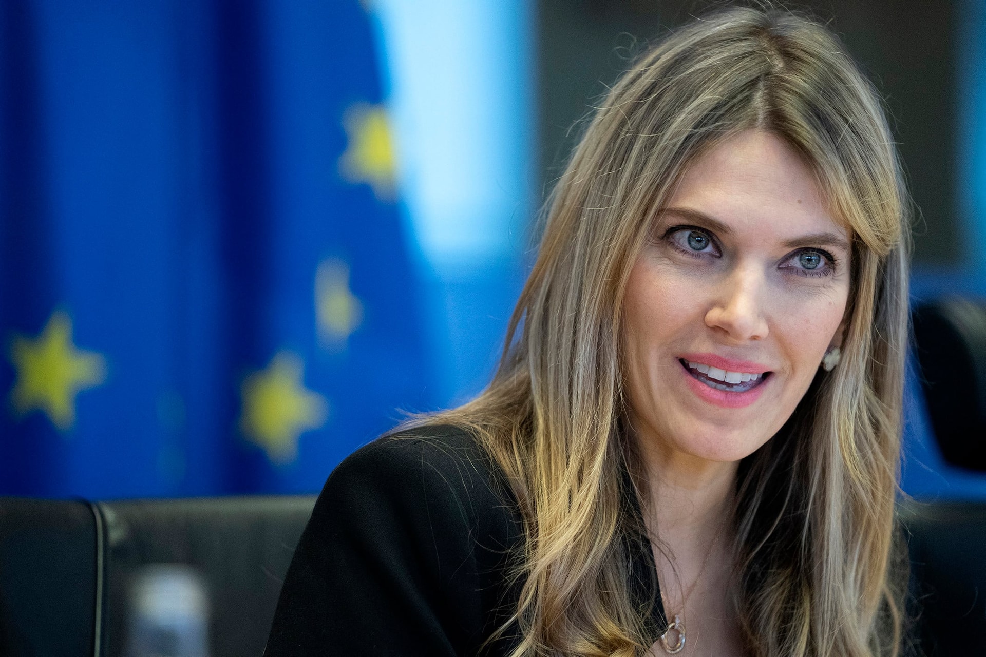 Eva Kaili a korrupciós botrány ellenére visszatérne az Európai Parlamentbe