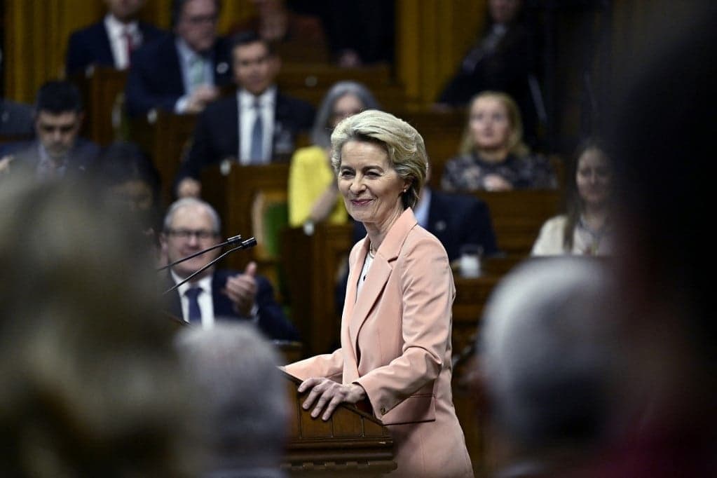 Ursula von der Leyen: Kanada a katonák kiképzésével megmentette Ukrajnát