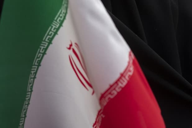 Irán megerősíti Afganisztánnal közös határát