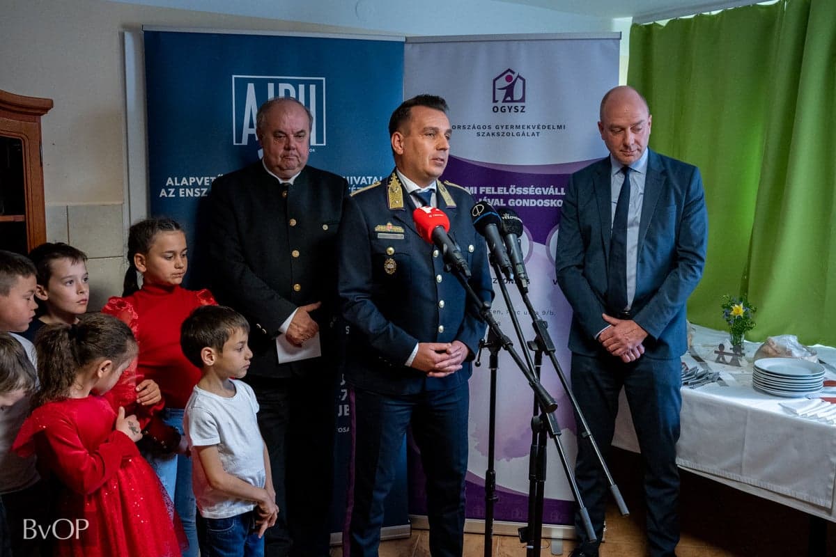 Rabmunkával szépült meg a Gyulafirátóti Gyermekotthon