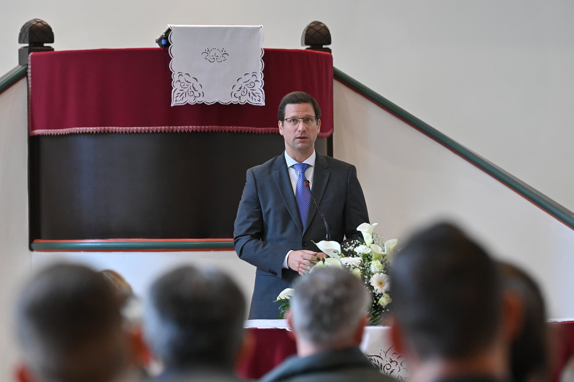 Gulyás Gergely: Magyarország érdeke, hogy templomaink élő közösségek otthonai maradjanak