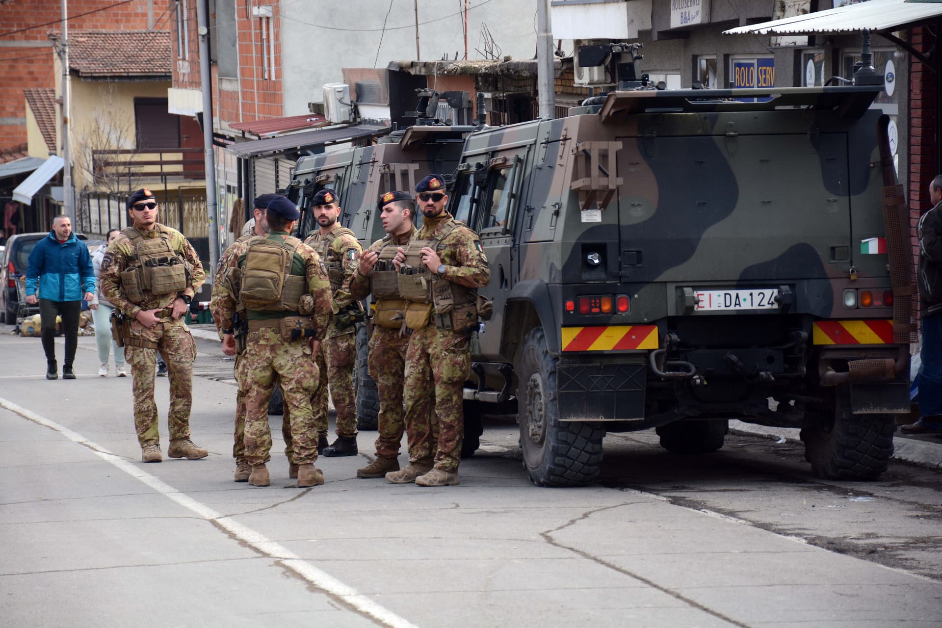 Az orosz határhoz háromszázezer gyorsreagálású NATO-katonát telepítenének