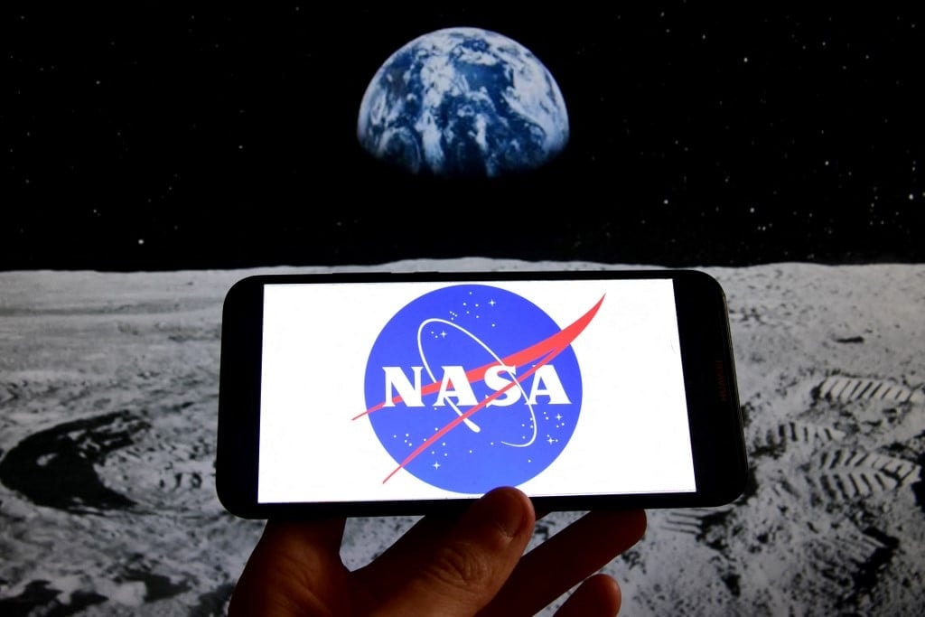 Volt NASA-dolgozó egy Holdon lévő bázisról beszélt, ahonnan már régóta figyelnek bennünket