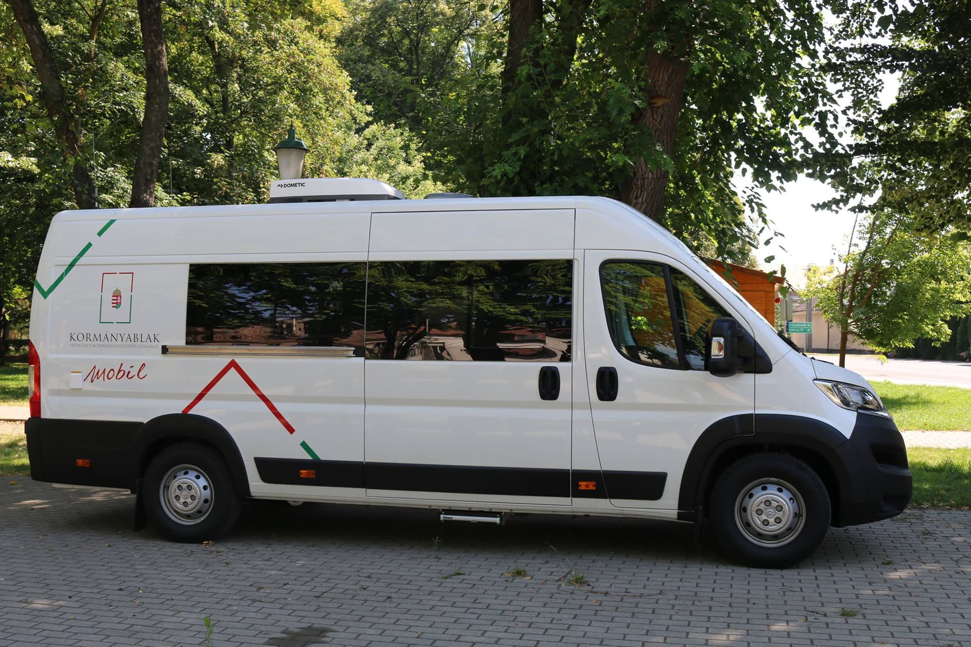 Áprilistól kormányablakbusz látja el Pacsa környékén az ügyfeleket