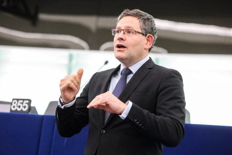 Az alaptörvény védi a fogyatékossággal élőket
