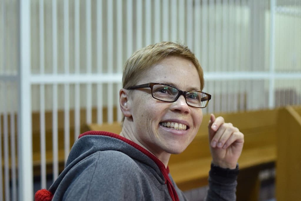 Tizenkét évi börtönre ítélték egy független fehérorosz hírportál két vezetőjét
