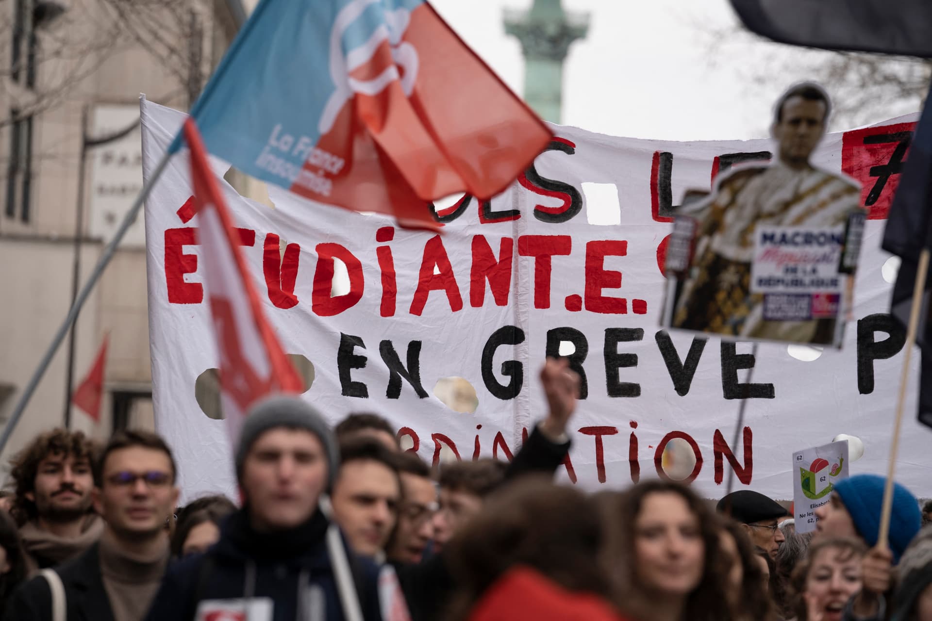 A francia szenátus elfogadta a vitatott nyugdíjreformot