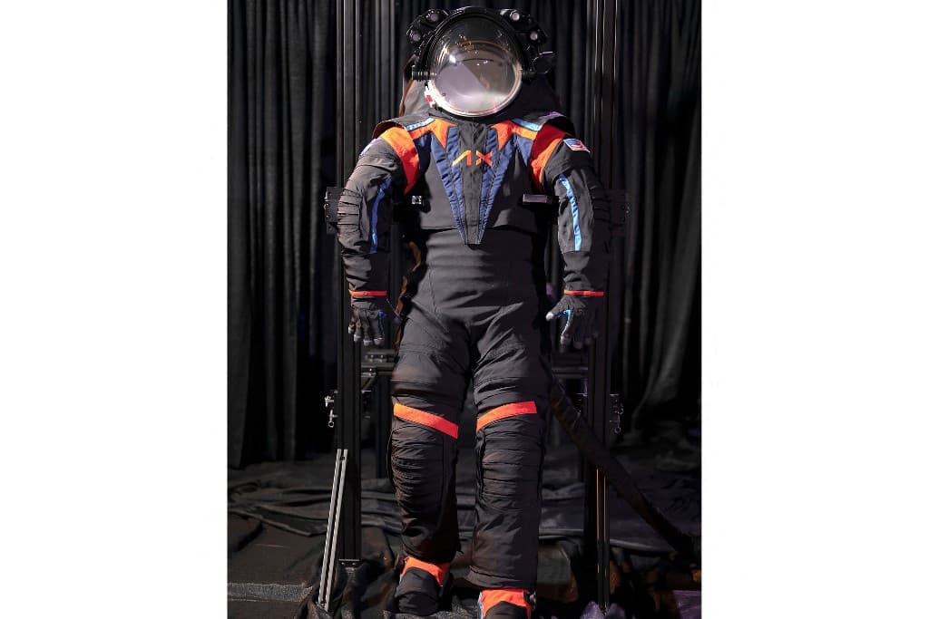 A Holdra szálláshoz tervezett új űrruhát mutatott be a NASA