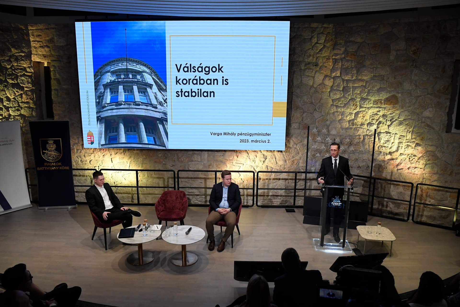 Növekedési pályára áll a magyar gazdaság