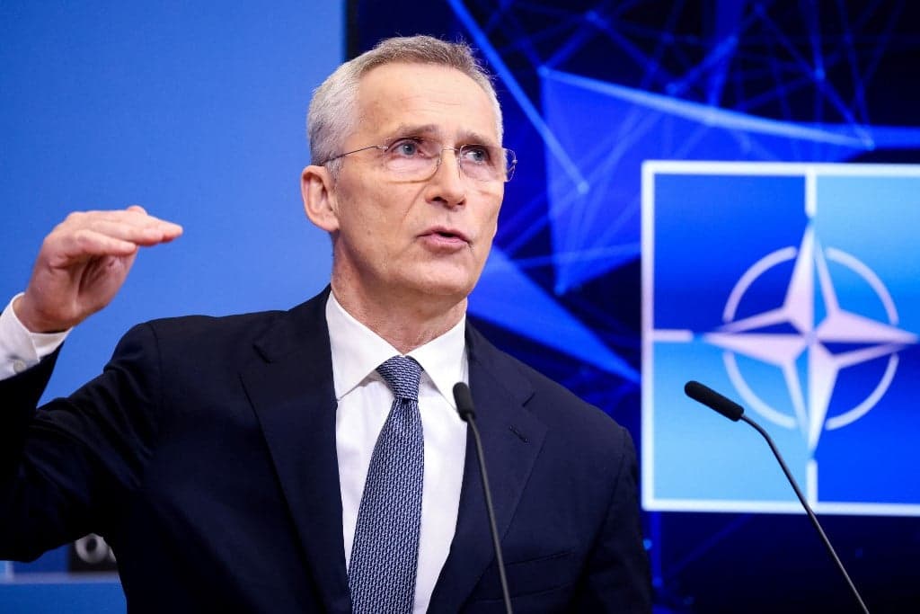 Jens Stoltenberg: Igazítani kell a NATO nukleáris védelmi berendezkedésén