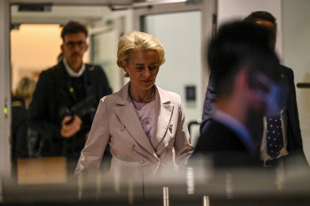 Von der Leyen Kijevbe utazik