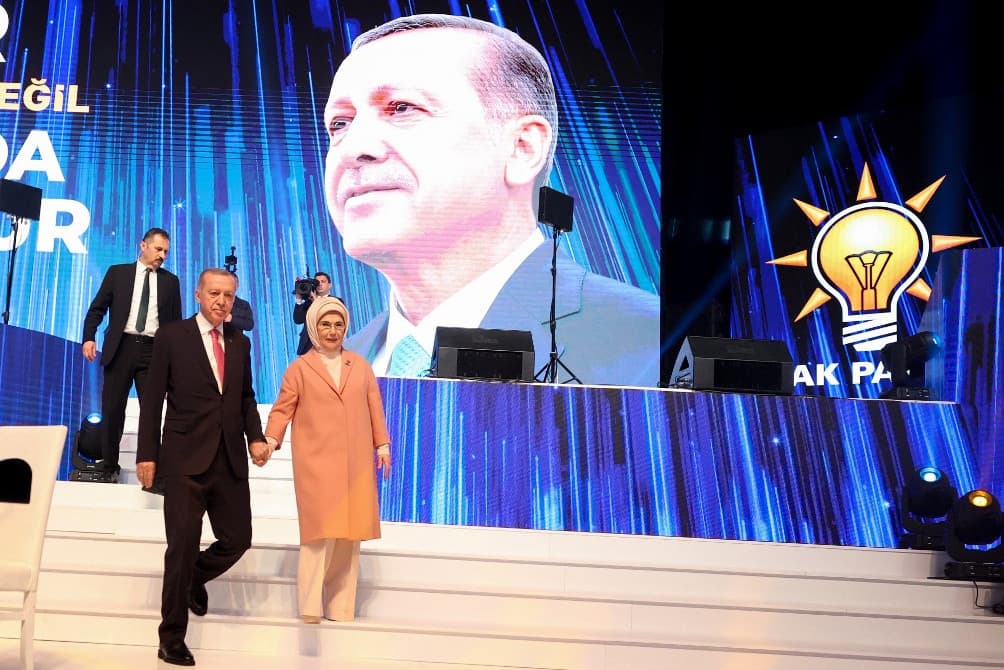 Megkezdte a kampányát Erdogan török elnök a török választásokra