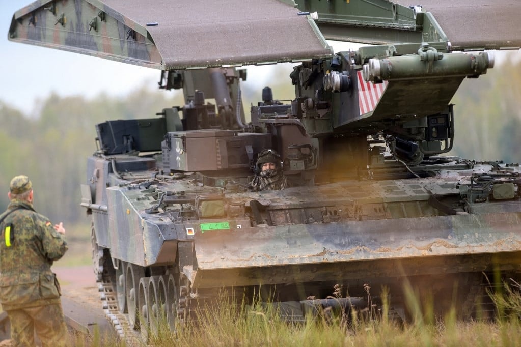 Néha egy tank is segítségre szorul
