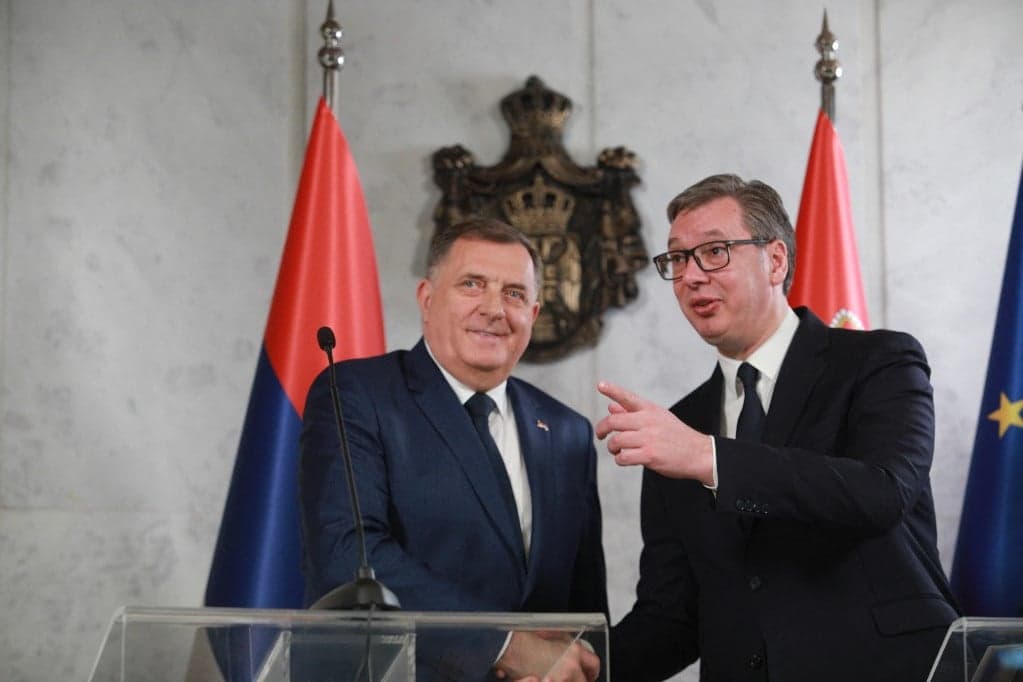 Erősen gondolkodik a szakításon a boszniai Szerb Köztársaság