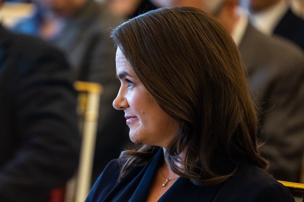 Egészen hihetetlen, de Novák Katalin és III. Károly király rokonok