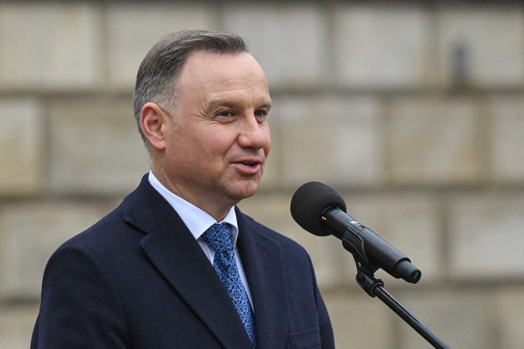 A lengyel elnök aláírja az orosz befolyást vizsgáló bizottságról szóló törvényt
