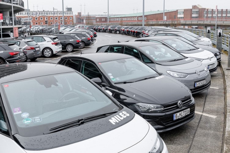 Fizetős lesz a parkolás az üzletláncoknál?