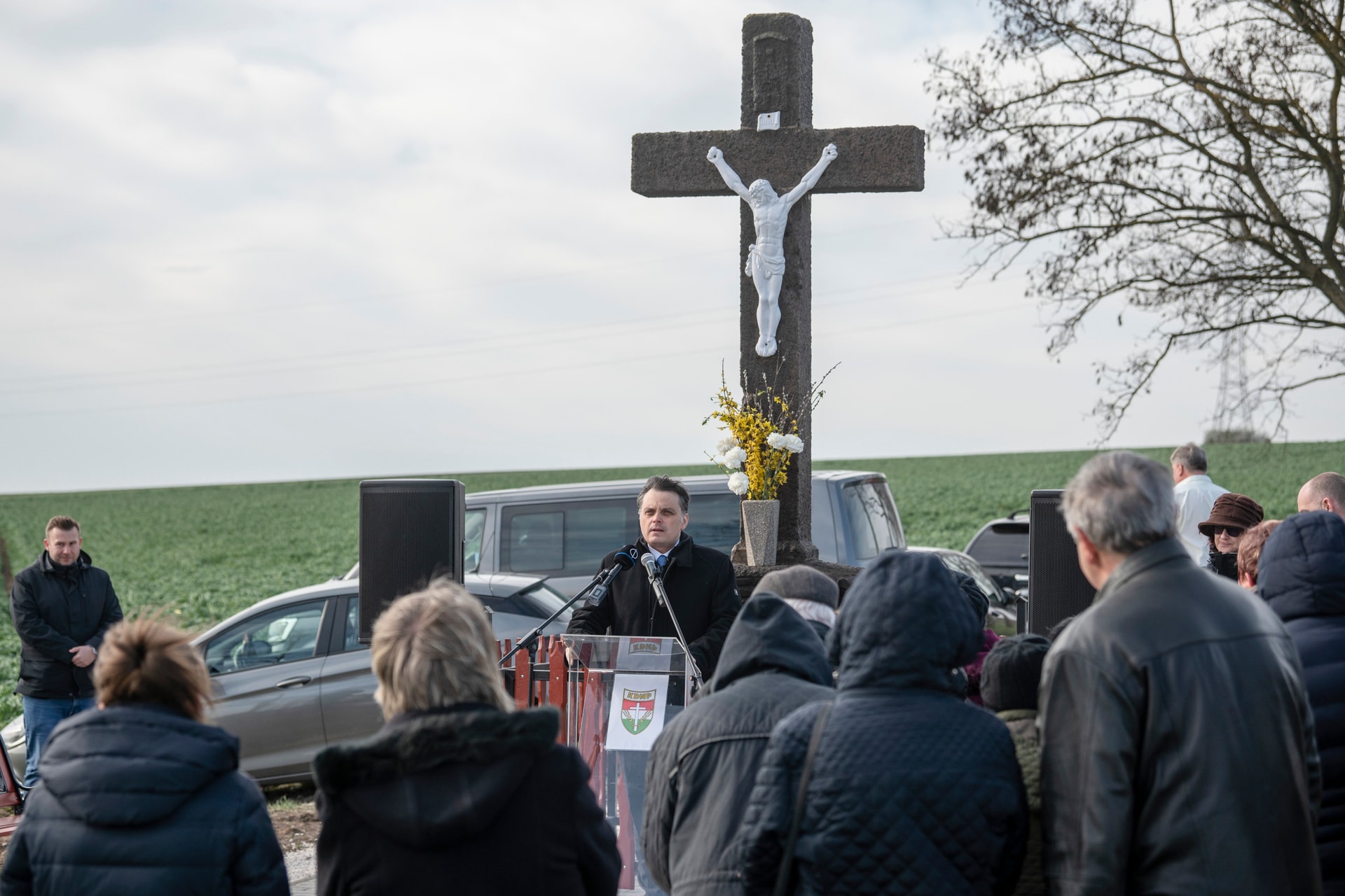 Latorcai Csaba: A kereszt nemcsak vallási jelkép, de igazodási pont is