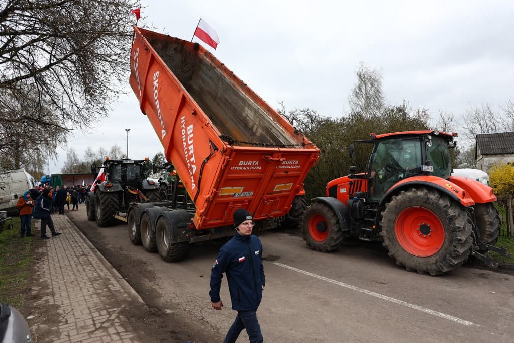 Ukrajna a tranzitutak megnyitását kéri Lengyelországtól a mezőgazdasági export előtt