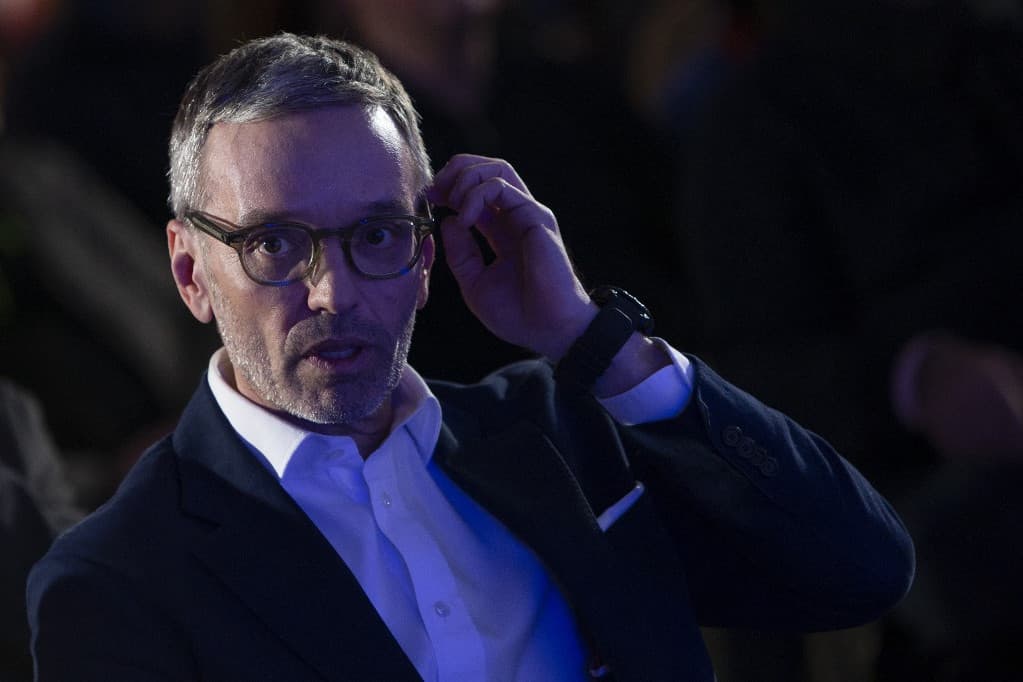 „A kancellár ne csak úgy beszéljen, de úgy is cselekedjen, mint Orbán Viktor!”