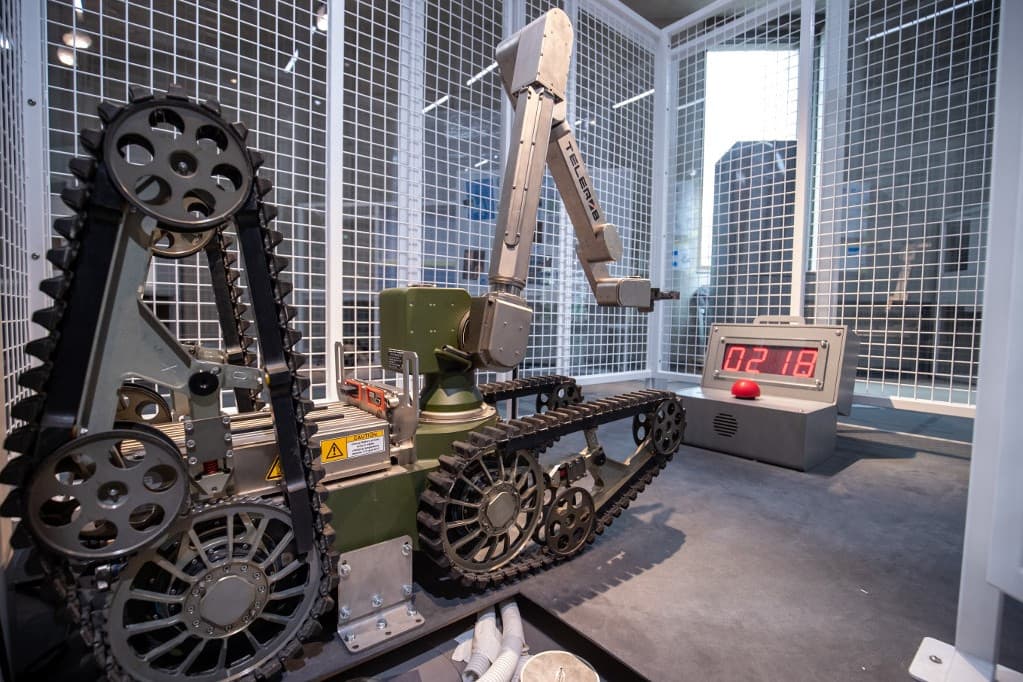 Inkább a robot hulljon, mint a tűzszerész