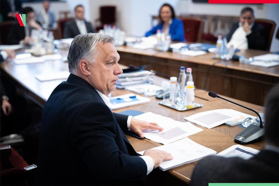 Orbán Viktor: Megvédjük a magyar családokat, a nyugdíjakat, a munkahelyeket