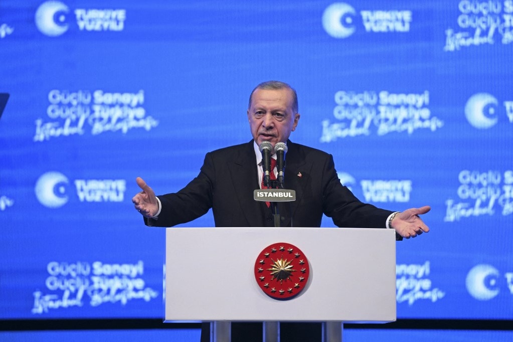 Erdogan harmadszor is letette az államfői esküt