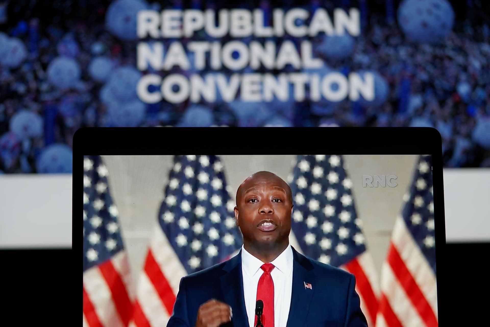 Pozitív üzenetet hordozó konzervatív kampányt ígér Tim Scott amerikai szenátor