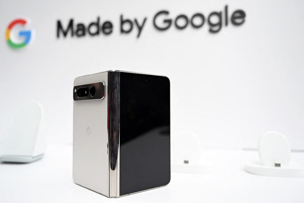Komoly kihívót kapott a Samsung hajlítható telefonja