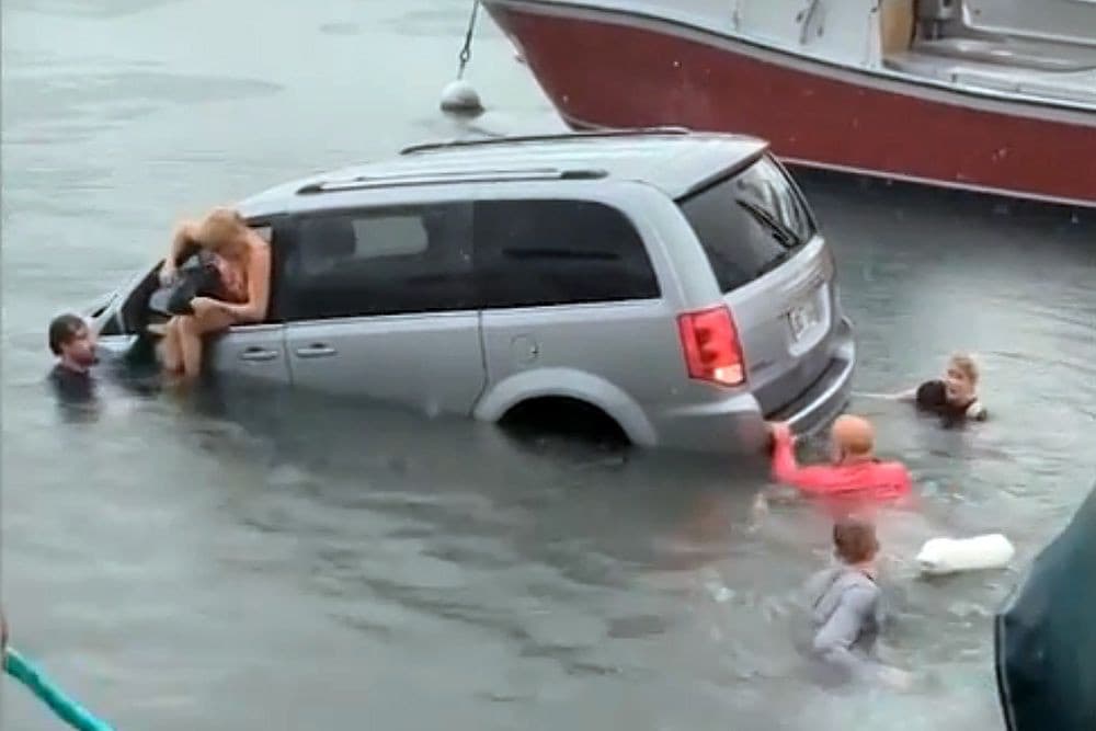 Két hawaii turista az óceánba hajtott, miután a GPS utasításait követték
