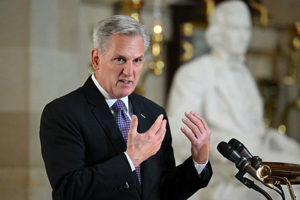 McCarthy: Biden tart a radikális szocialistáktól