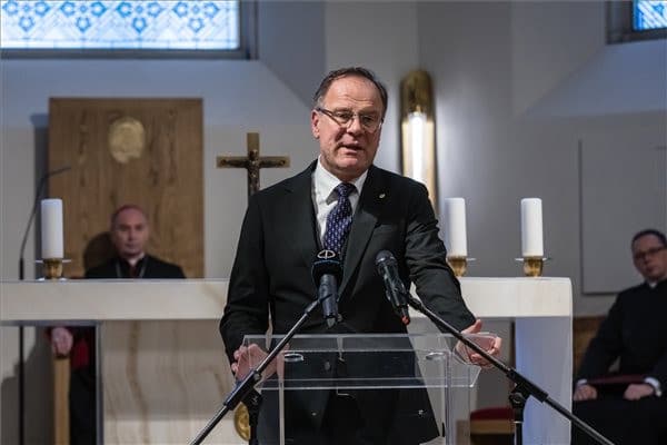 Navracsics Tibor: A veszprémi vár a történelem számos pillanatának helyszíne volt