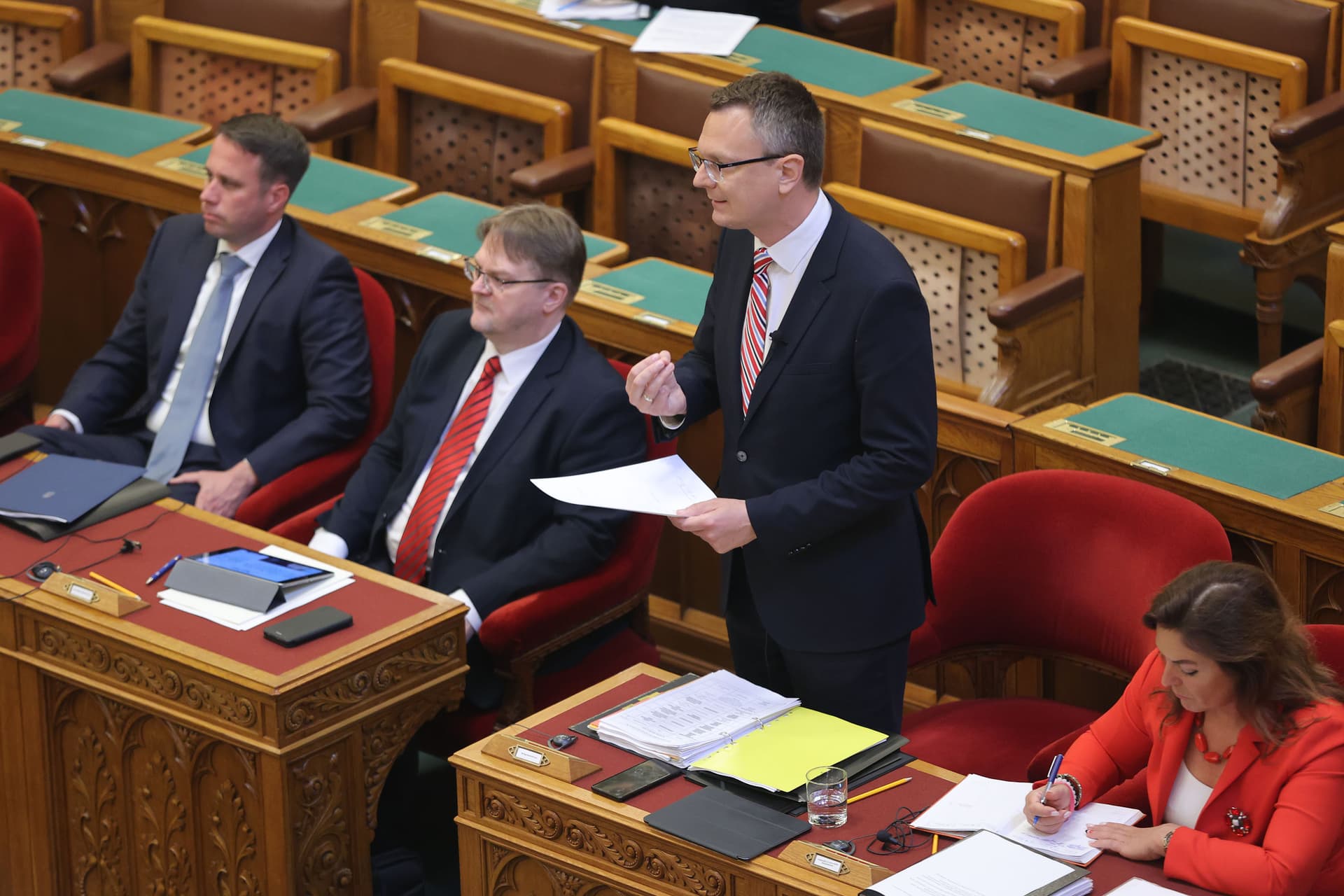 Rétvári Bence: Nyolcszázezer forint lehet a magyar pedagógusok átlagbére 2025-re