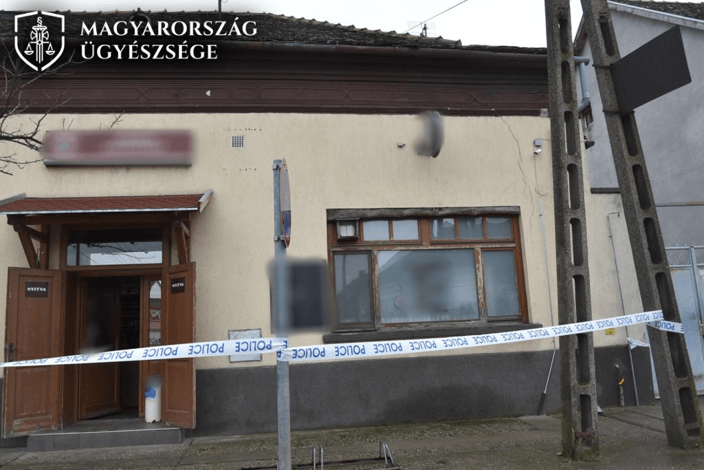 A pánikgomb mentette meg a símaszkos rabló áldozatát