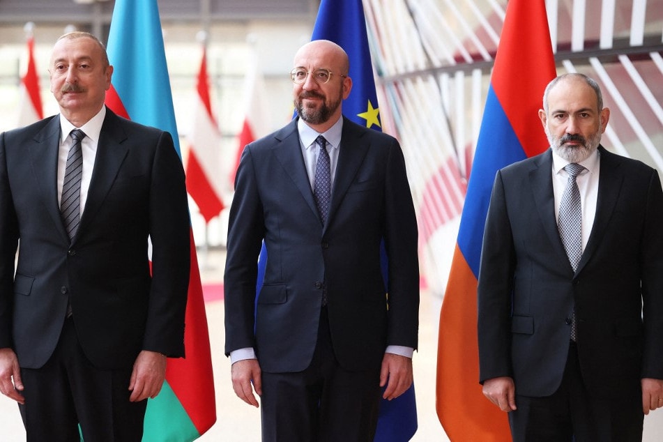 Az azeri elnök és az örmény kormányfő bejelentette az örmény–azeri területi vita lezárását