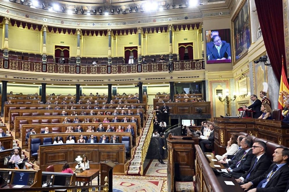 Spanyolországban előrehozott parlamenti választásokat jelentett be a kormányfő