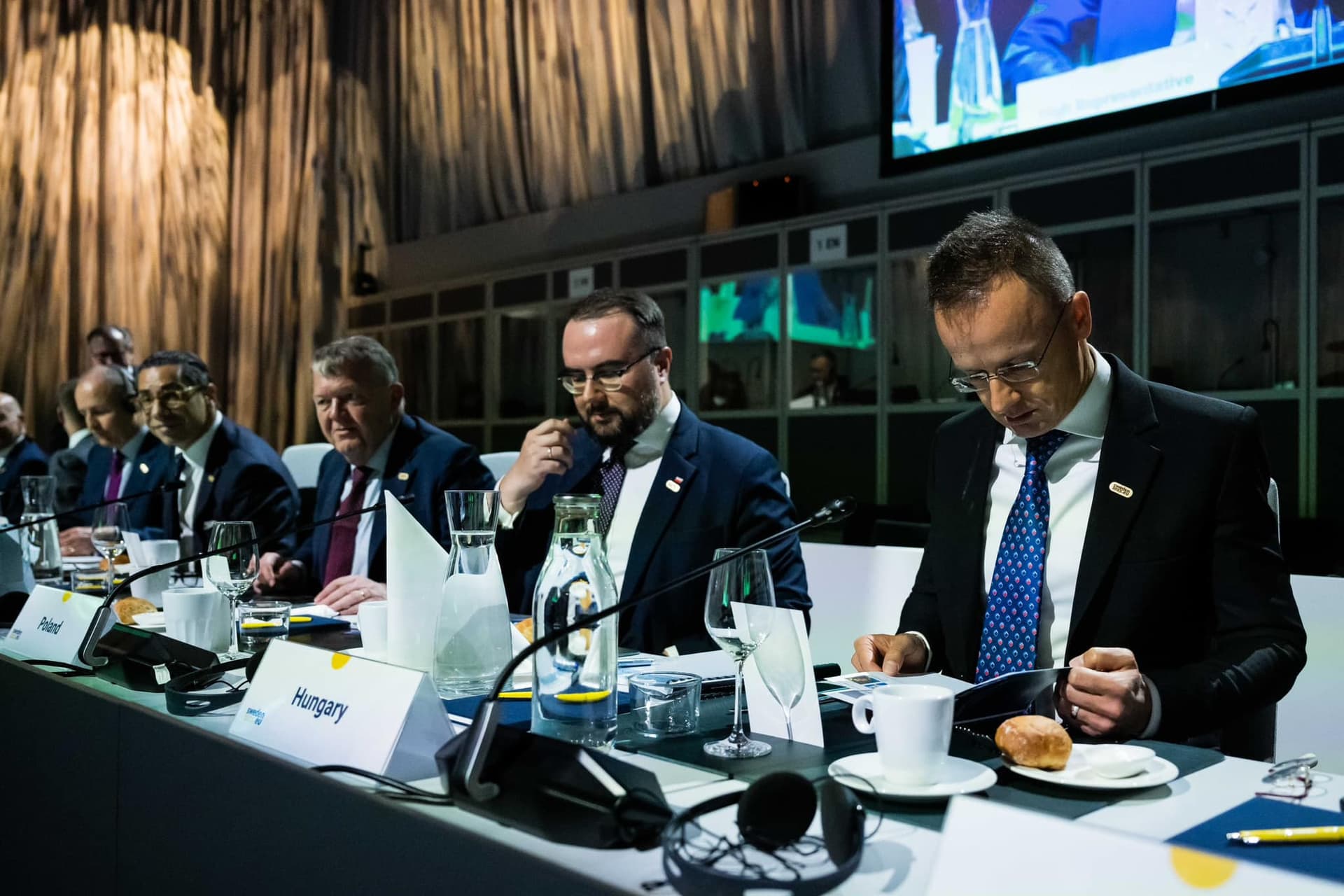 Szijjártó szerint botrányos, hogy Ukrajna a háború nemzetközi szponzorának nevezi az OTP-t
