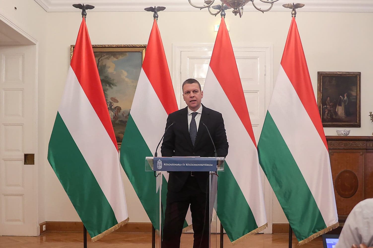 Menczer Tamás: Hazaérkezett az utolsó sérült is